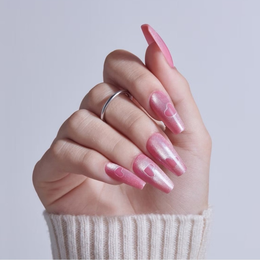 KISS GLAM Pink Heart Embellished Nails